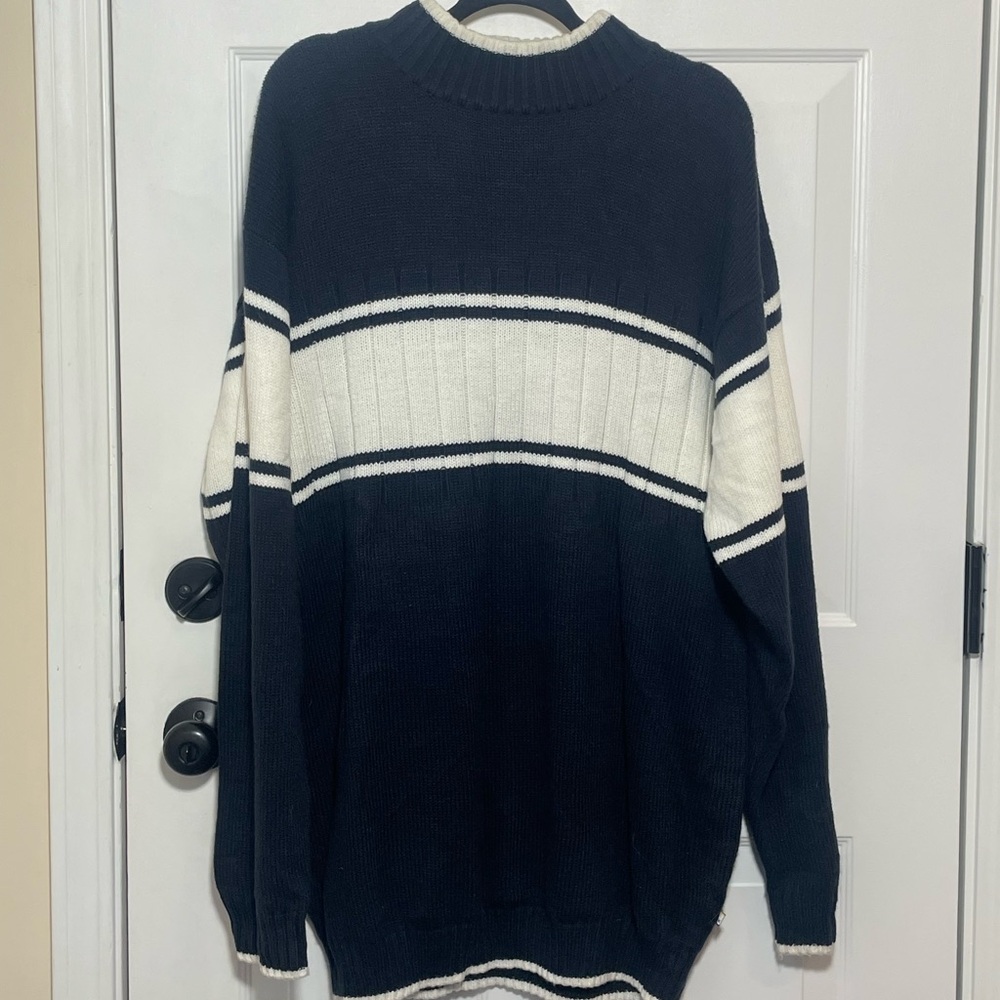 PJ Mark Men's Navy and White Crewneck Sweater
